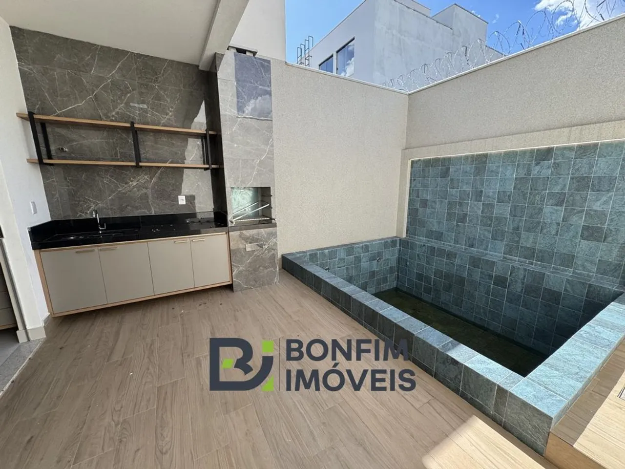 Triplex Novo com Piscina Privativa no Lagoa Santa II