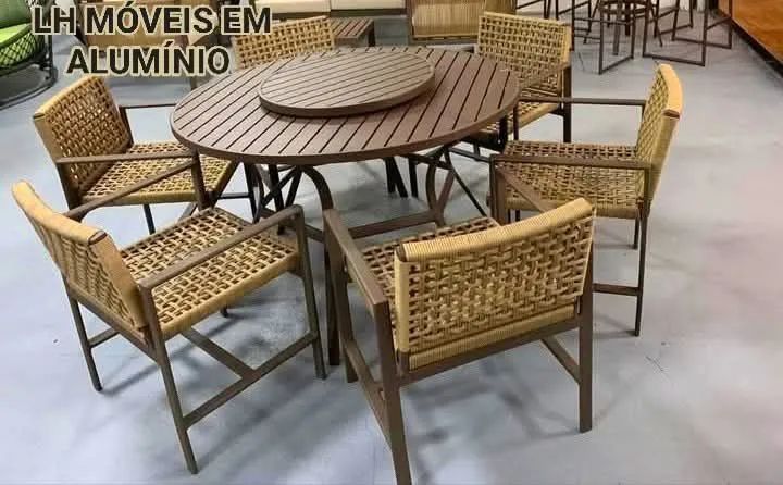 Mesa ripada redonda giratória 