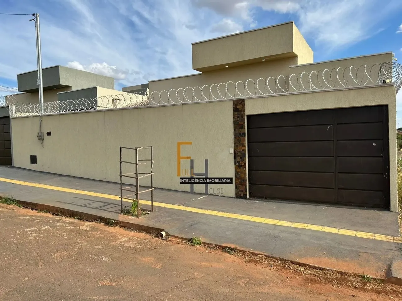CASA A VENDA NO SETOR MOINHO DOS VENTOS I 03 QUARTOS I 01 SUITE I JARDIM DE INVERNO