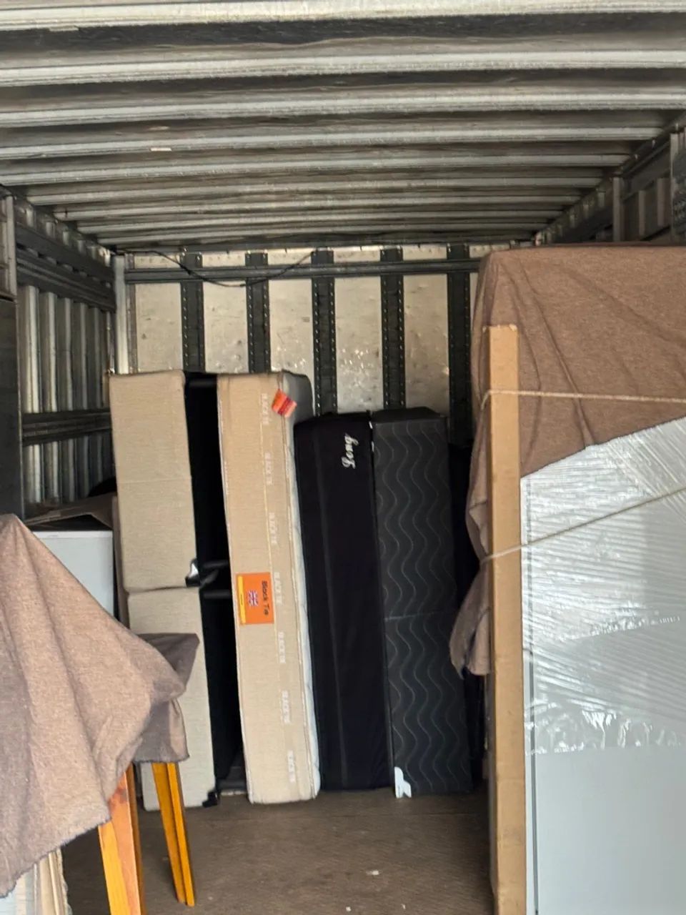 Frete e transporte em geral caminhão com rampa - Foto 4
