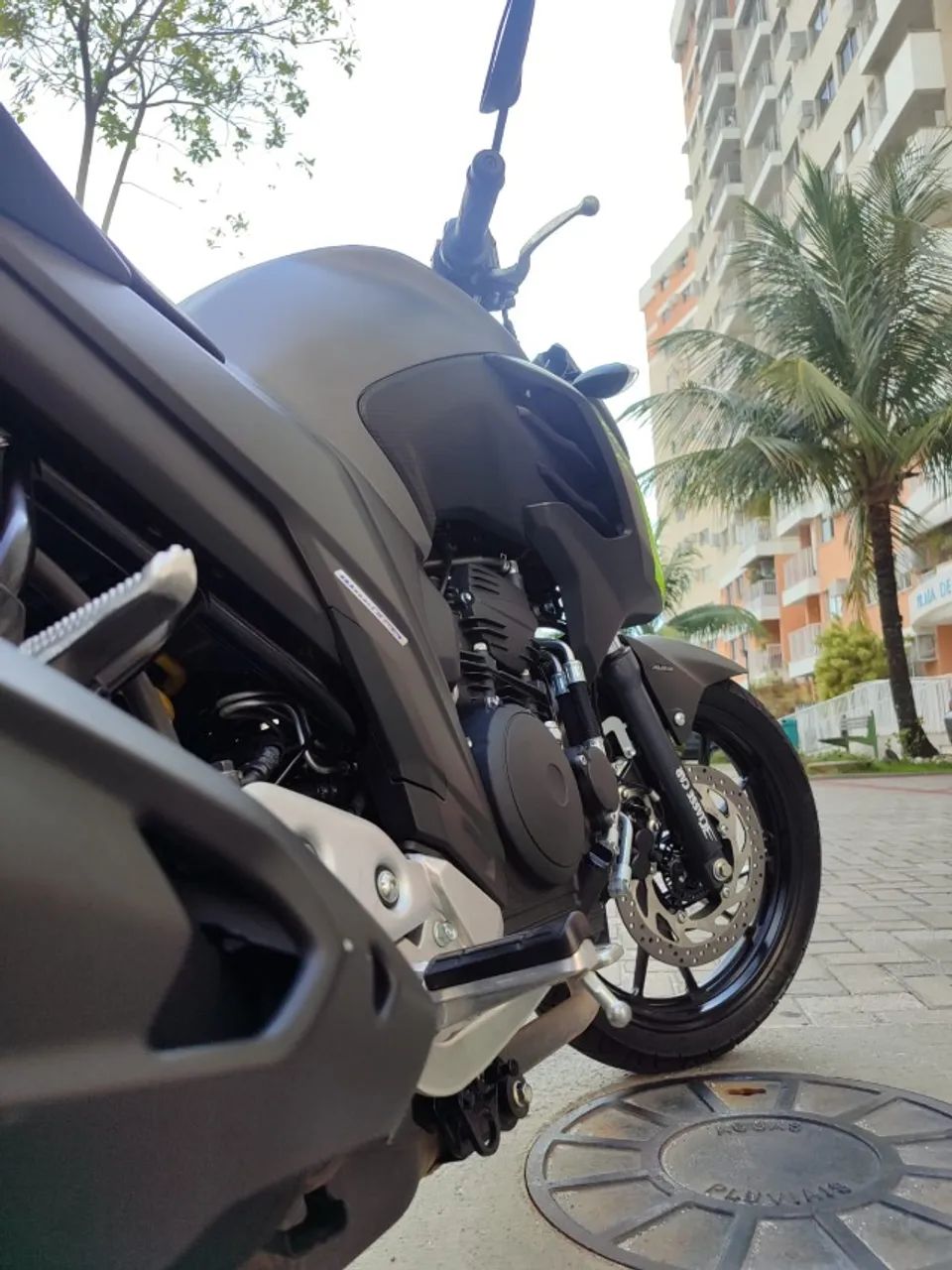 Yamaha FZ25 FAZER 2024 - Impécável - com 4.900km - Foto 4