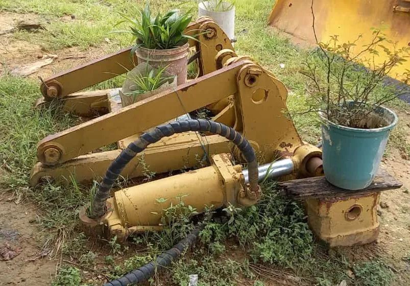 Escarificador D65 komatsu - Foto 2