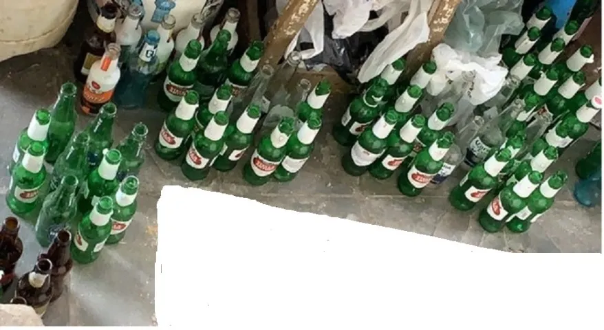 Vendo garrafas de cerveja de vidro vazias +500 long neck ,varias e litros de vinho + D/50.