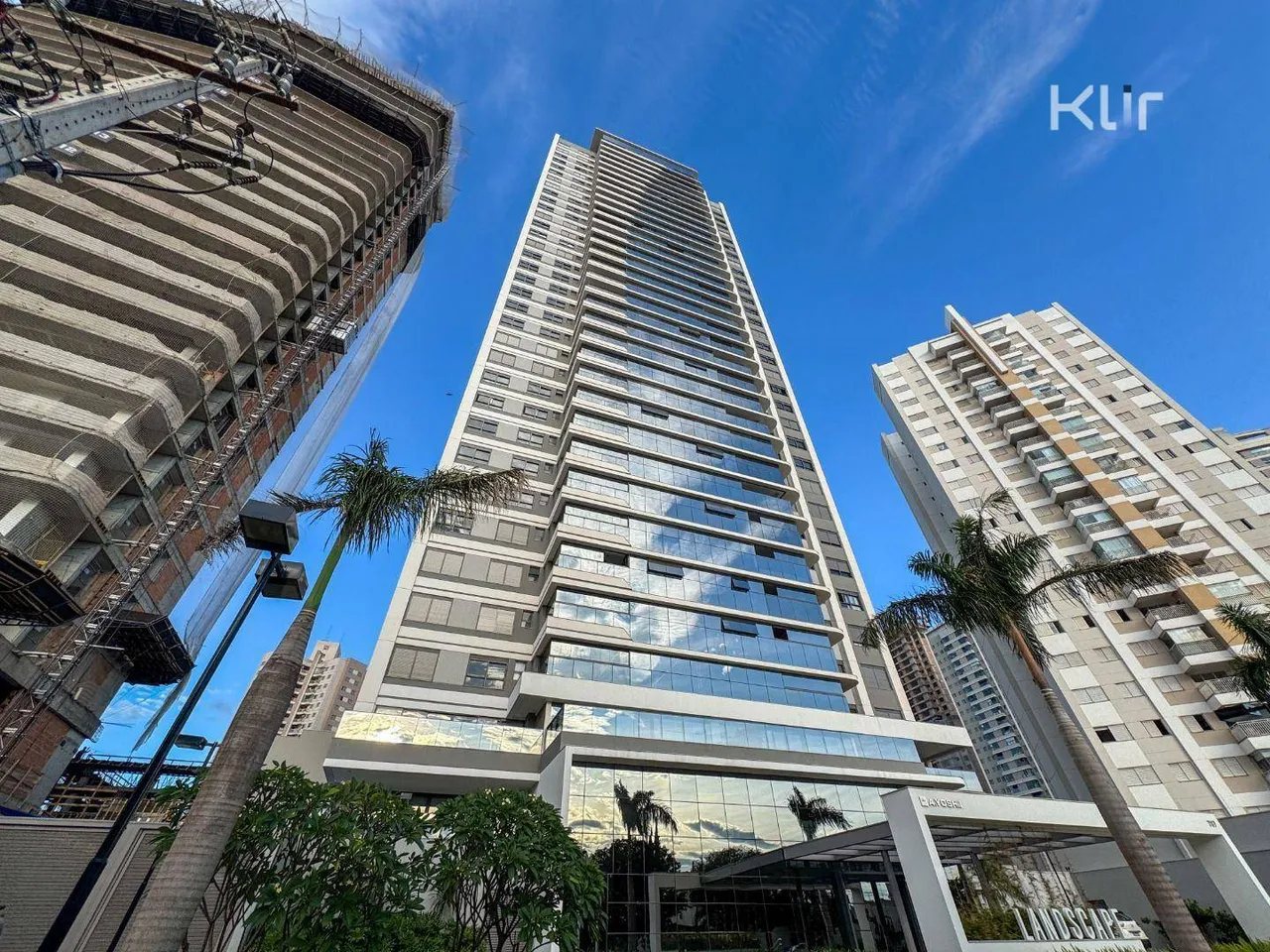 Apartamento com 3 dormitórios à venda, 211 m² por R$ 2.750.000,00 - Zona 08 - Maringá/PR