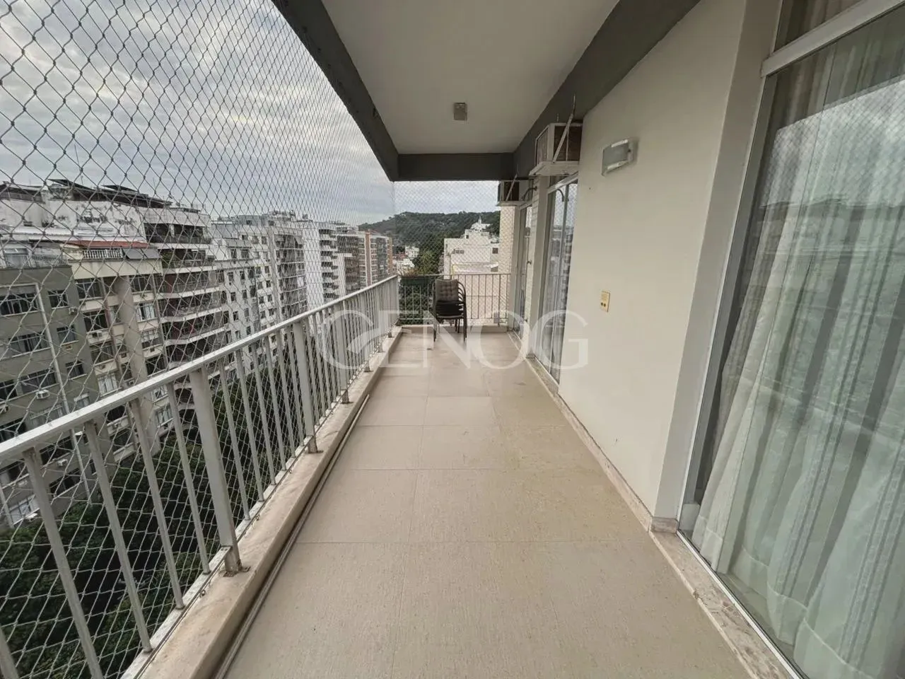 Apartamento com varanda para locação na Tijuca. Aluguel Rua Uruguai dois quartos