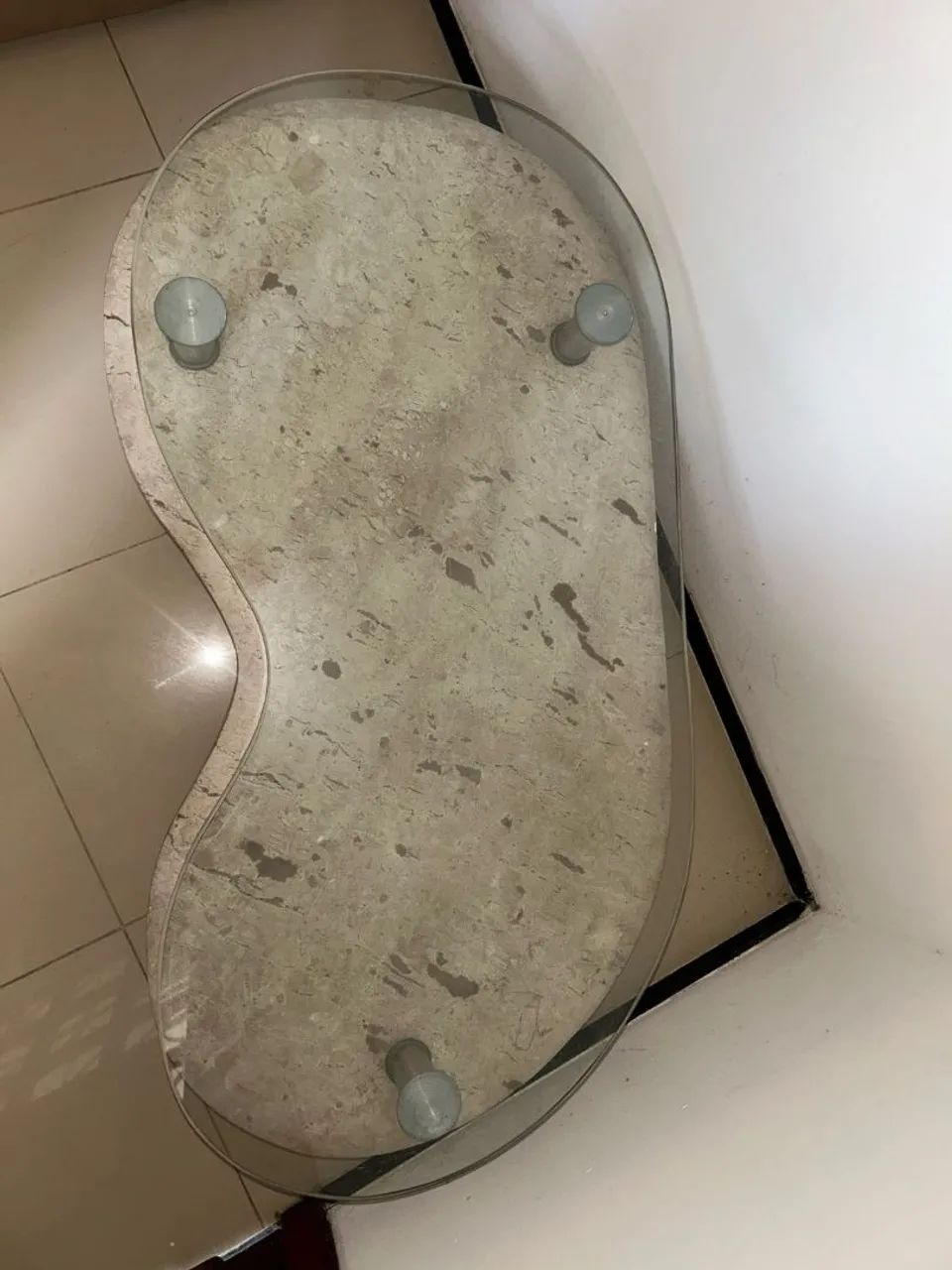Mesa de centro em mármore com tampo de vidro - Foto 4
