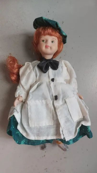 boneca de porcelana de época