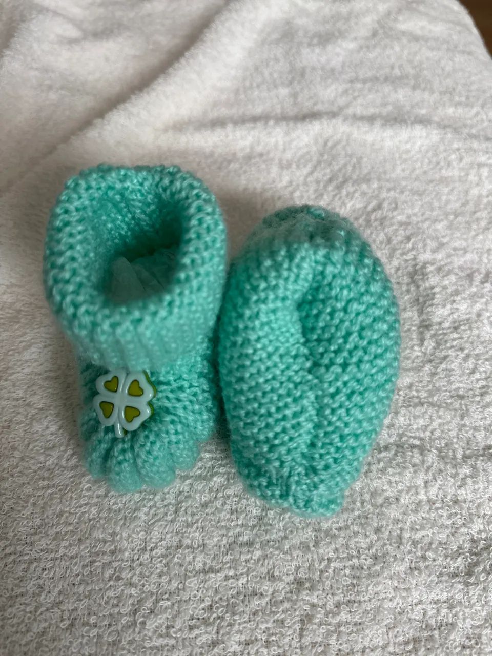 Sapatinho bebê verde com botão de trevo 0 a 6 meses  - Foto 4