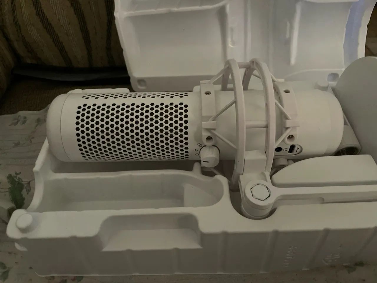 Microfone Gamer Hiperx Quadcast Novo - Foto 2