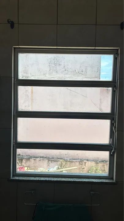 BASCULANTE DE ALUMÍNIO  MEDIDAS: 0,80 largura x 1.00 altura