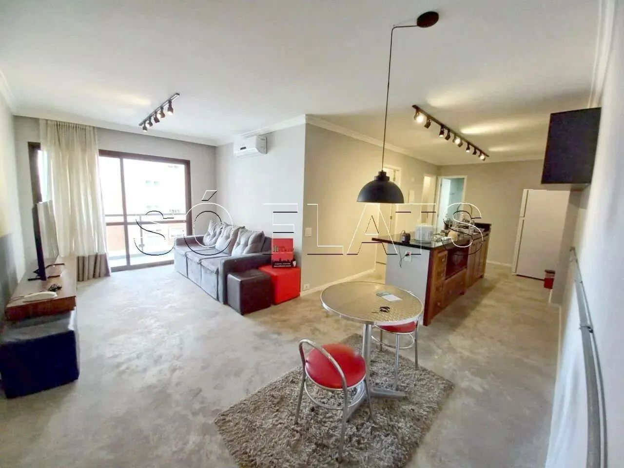 Flat contendo 2 dorms e 2 vagas com boa localização próx da Av. Faria Lima, disponível par