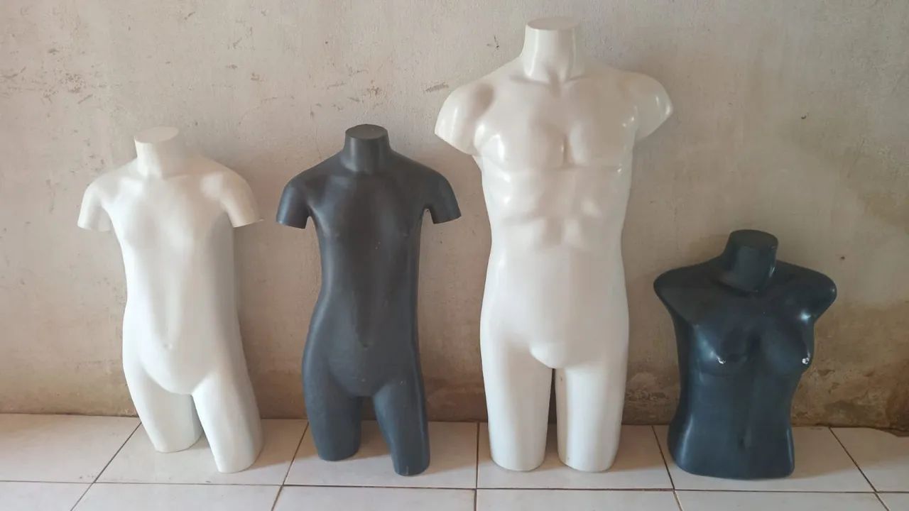 Vende-se manequins para loja
