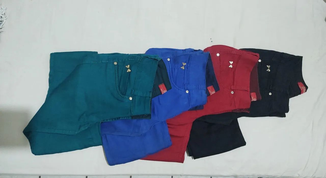 Lote/kit de calças jeans coloridas  - Foto 3