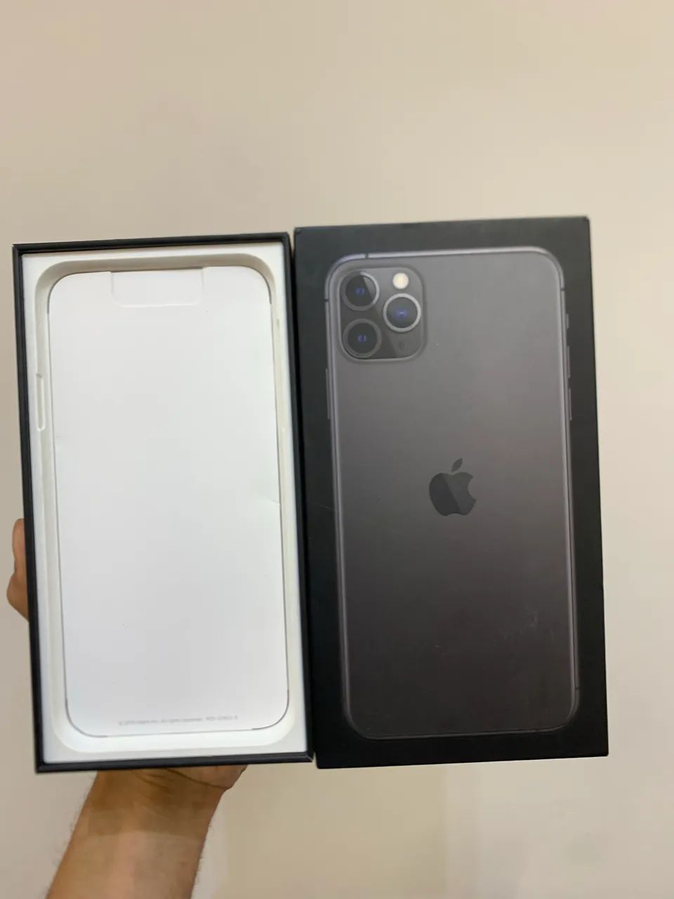 Caixa iPhone 11 Pro Max 256GB Cinza Espacial