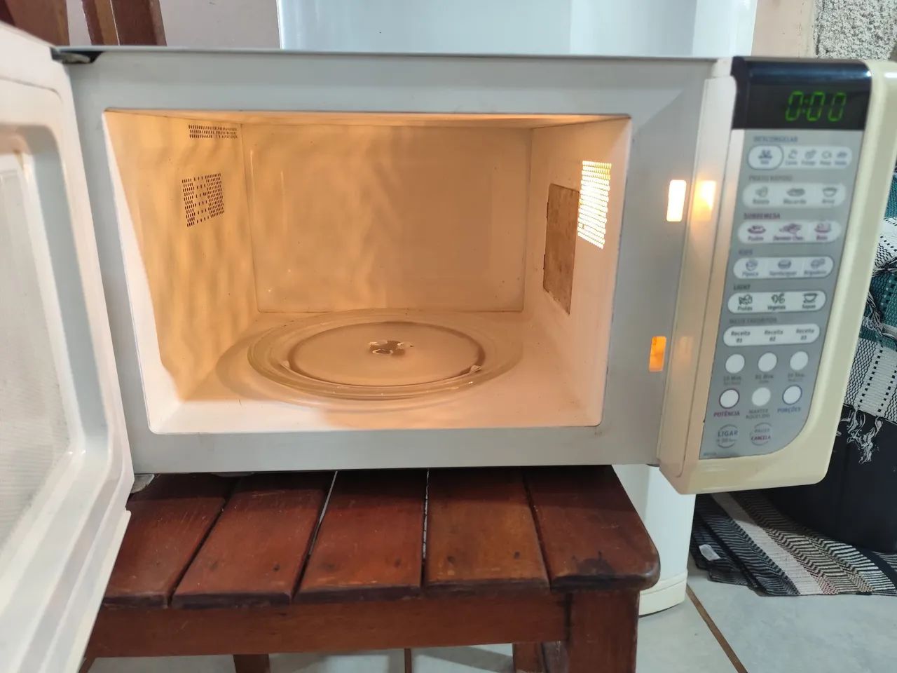 Microondas Eletrolux 110v - Foto 2