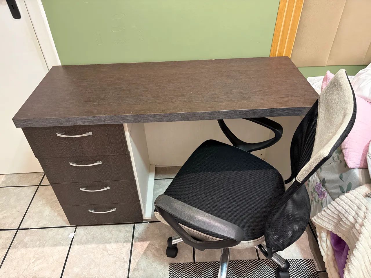 Escrivaninha, mesa de escritório, penteadeira 