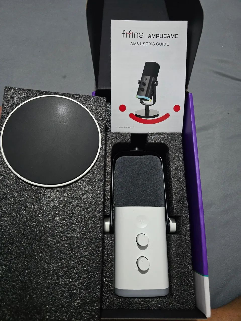 Microfone Fifine AM8 branco NOVO com RGB (Luzes)