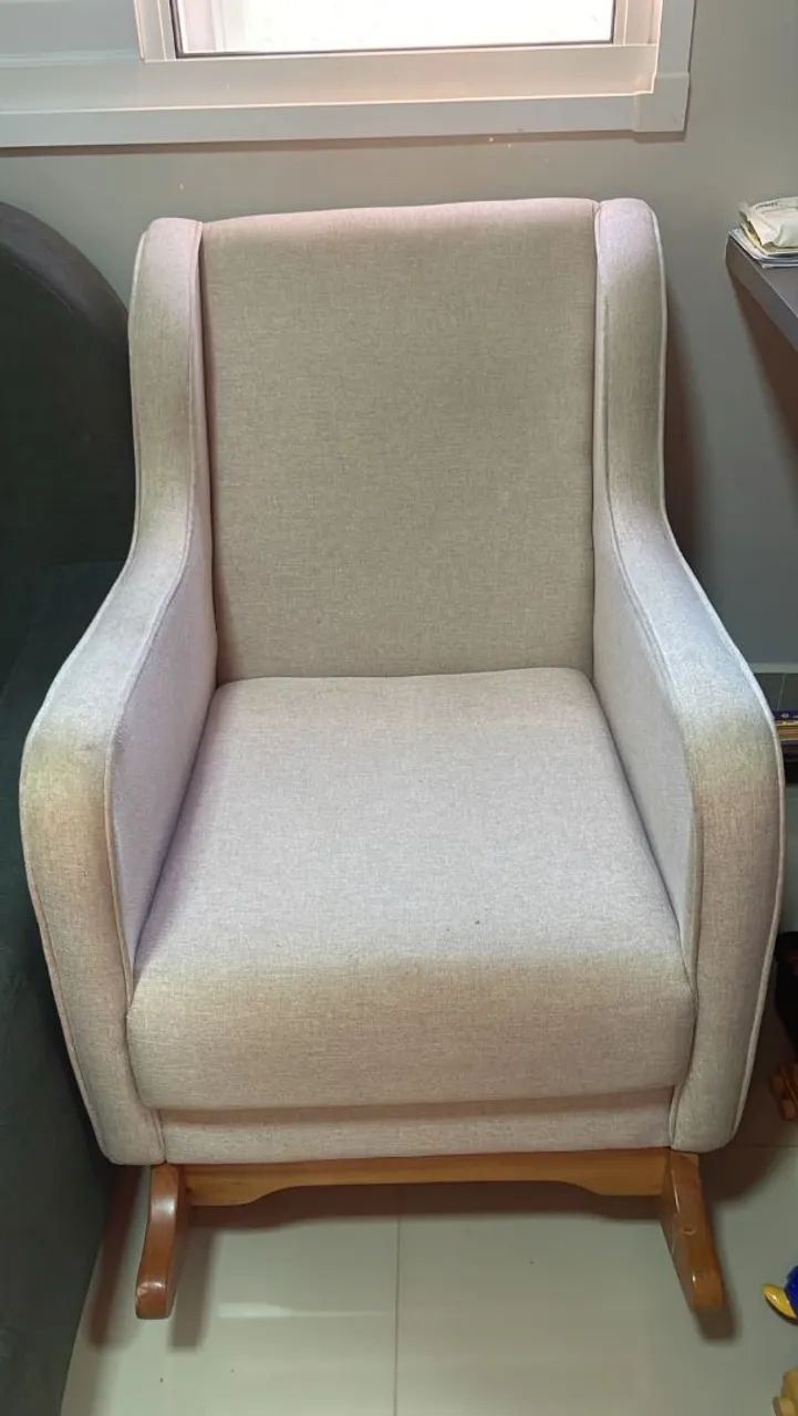 Vendo Berço e Cadeira de amamentação - Foto 4