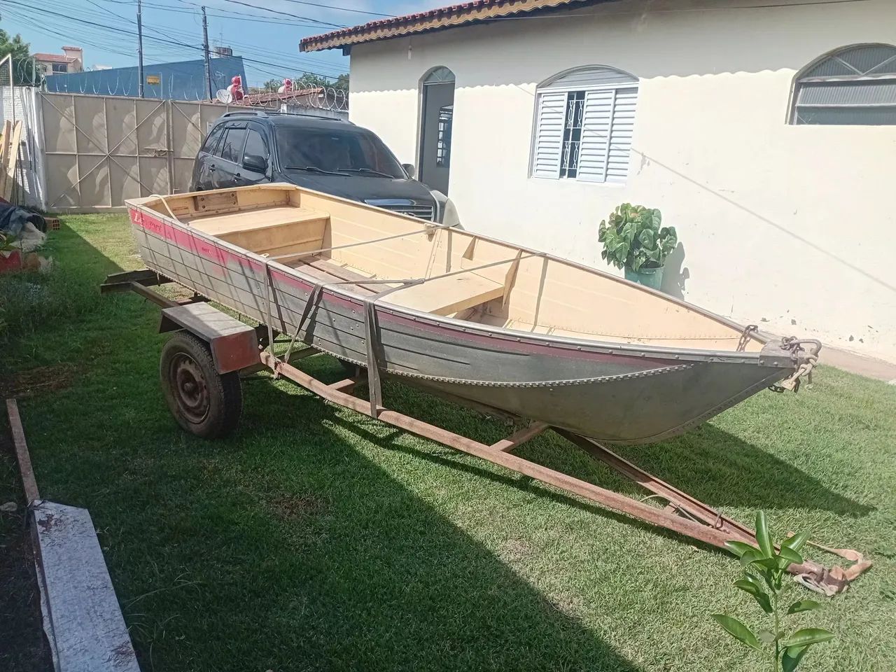 Barco de alumínio otimo estado com carretinha r$4.500,00 