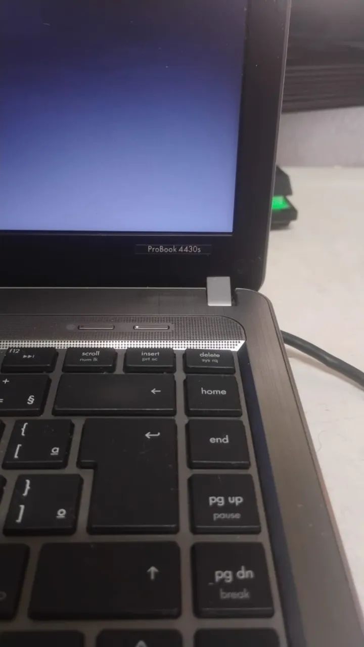 Notebook HP probook i3 8gb ssd de 256 bateria viciada  - Foto 2