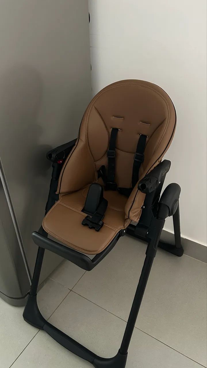Cadeirinha de alimentação 