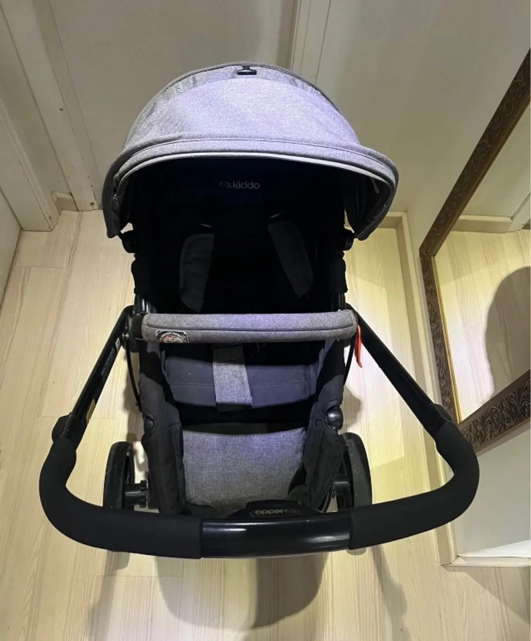 Vendo carinho de bebê com bebê conforto 