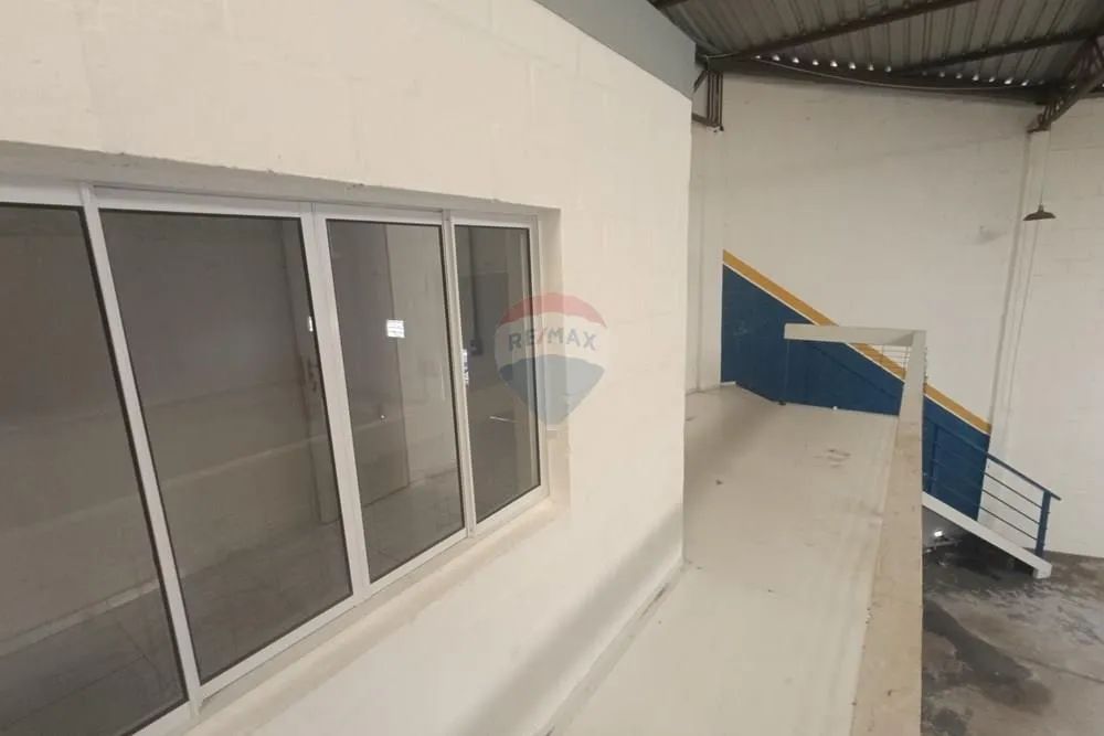 Galpão Comercial 300m², Ótima Localização! - Foto 2