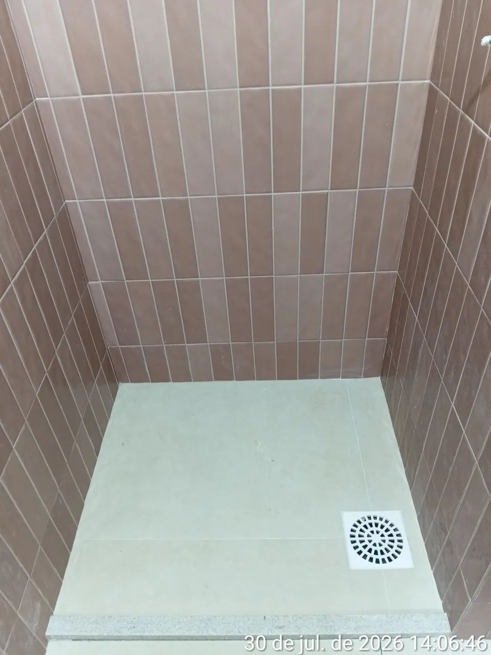 Pedreiro e azulejista 