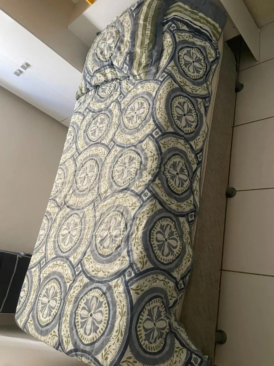 Guarda-roupa de solteiro moderno projetado com cama - Foto 4