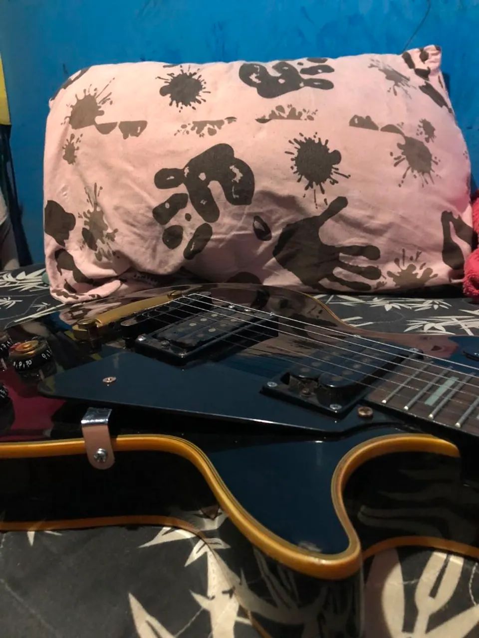 VENDO OU TROCO GUITARRA  - Foto 3