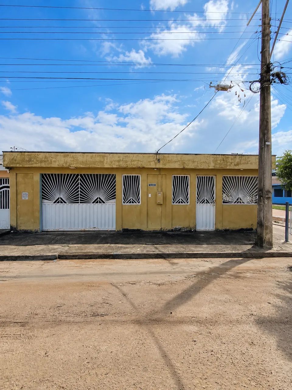 CASA COM DUAS MORADAS NO RENASCER