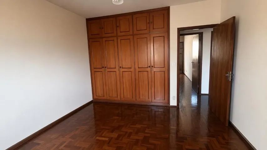 Casa no Centro de Botucatu/SP - 3 quartos, 2 banheiros - Foto 5