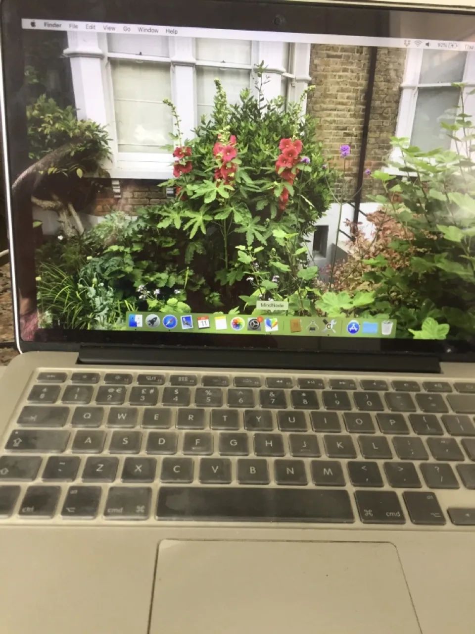 MACBOOK PRO 