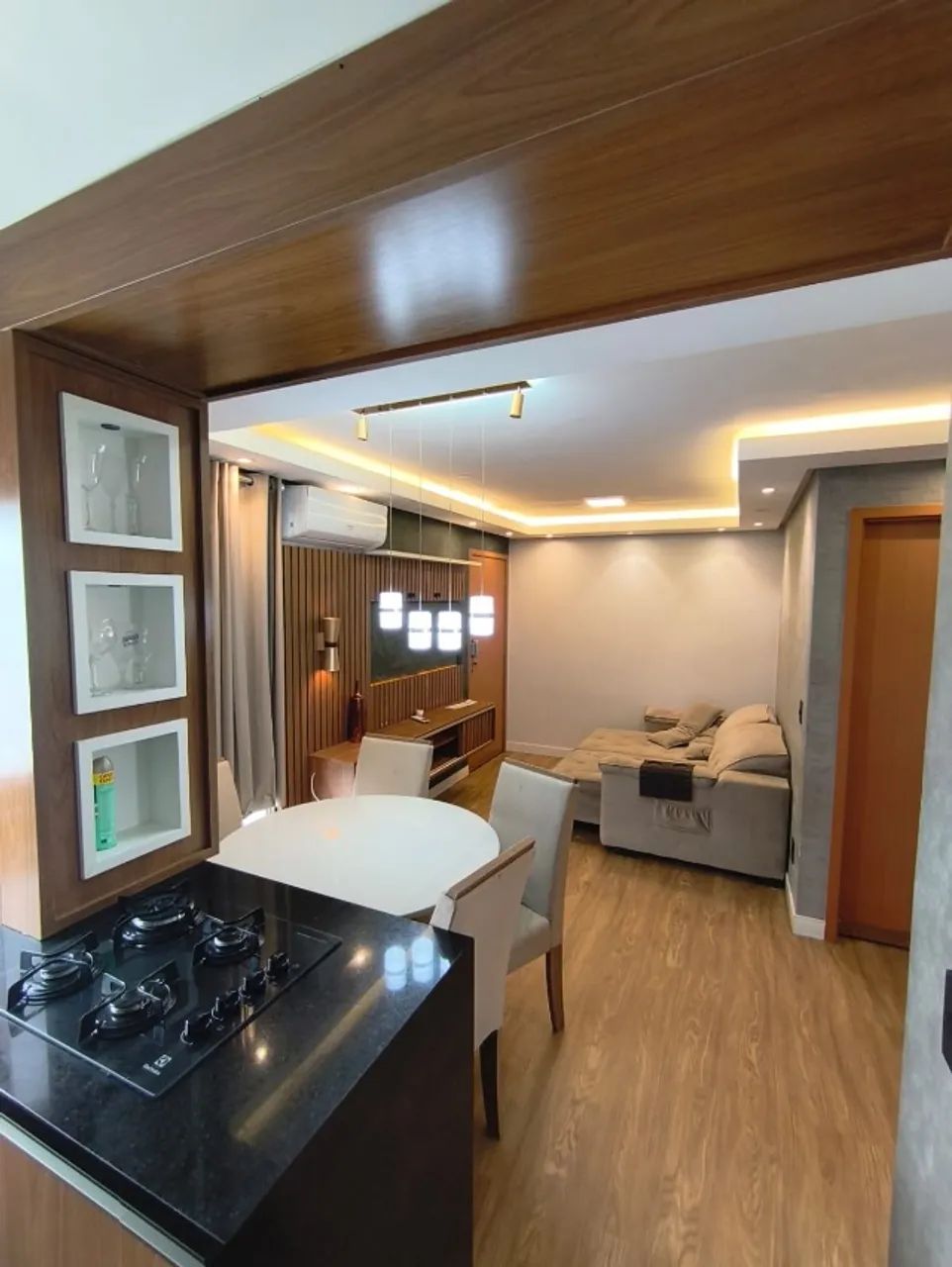 VENDE-SE APARTAMENTO SEMIMOBILIADO. - Foto 2
