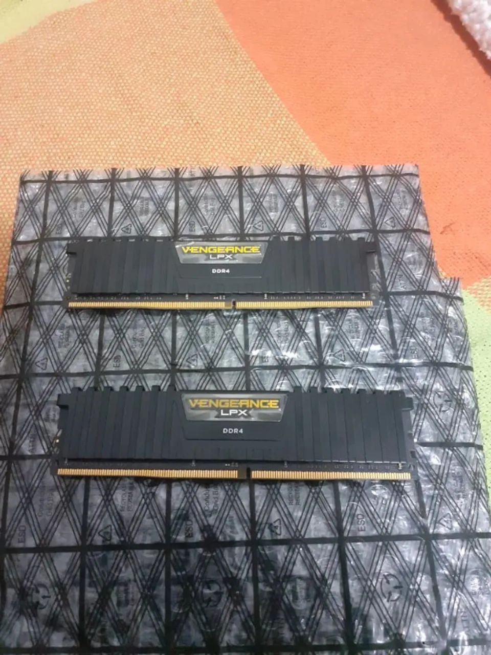 Corsair Vengeance LPX 32 Go (2 x 16 Go) DDR4 3600 (PC4-28800) Mémoire Optimisée AMD C18 1,35 V