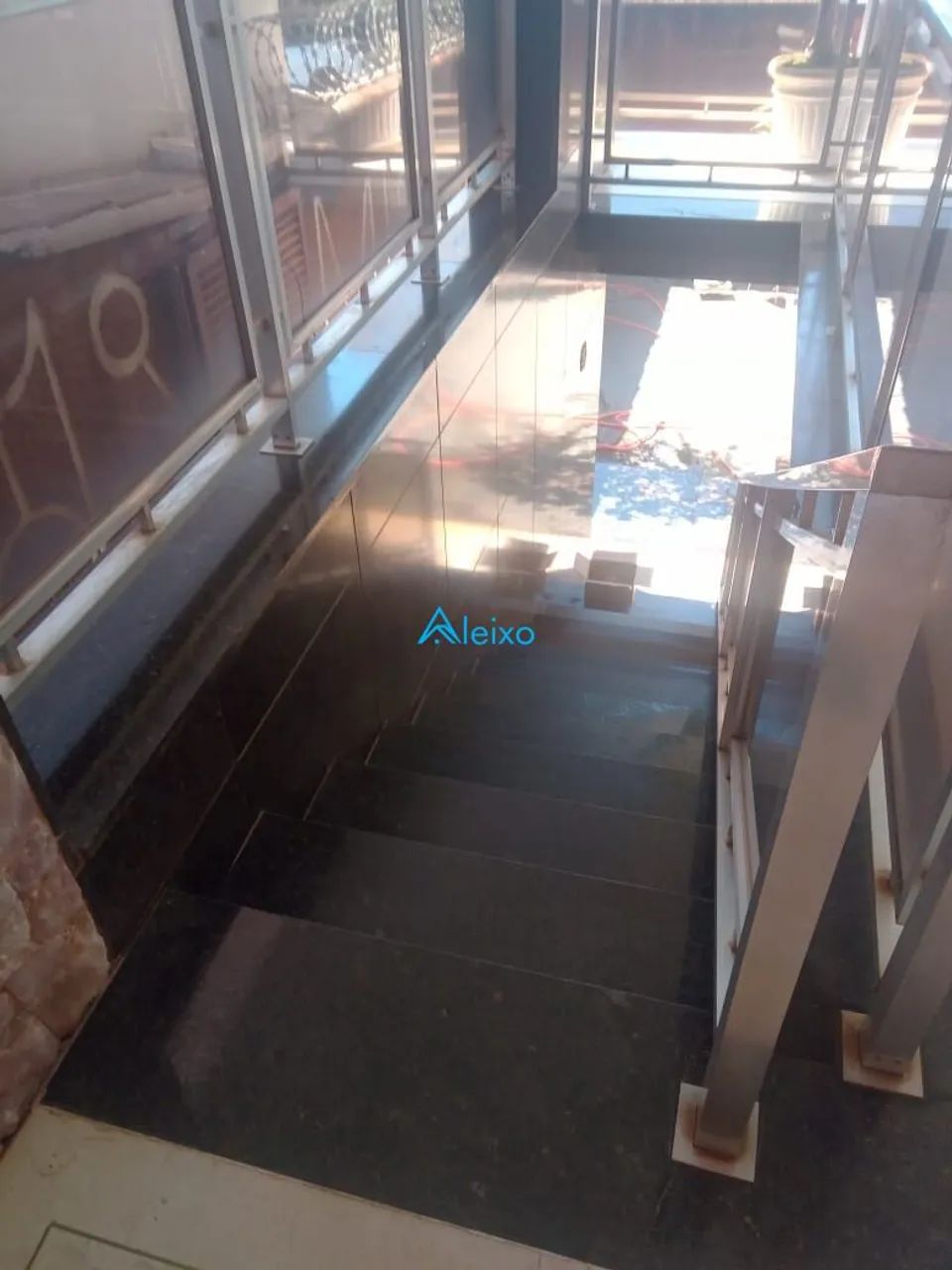 Casa com ampla área de lazer e Edícula - Foto 2