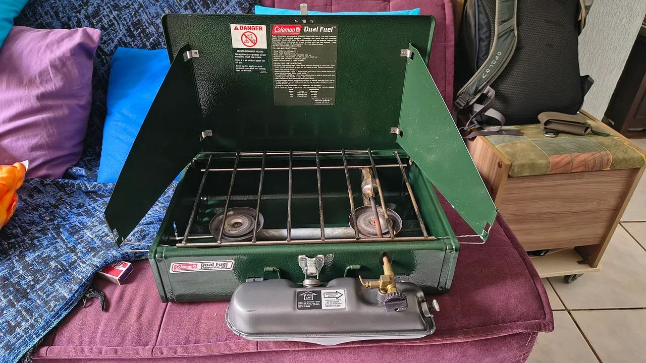 Fogão portátil americano Coleman dual fuel 424