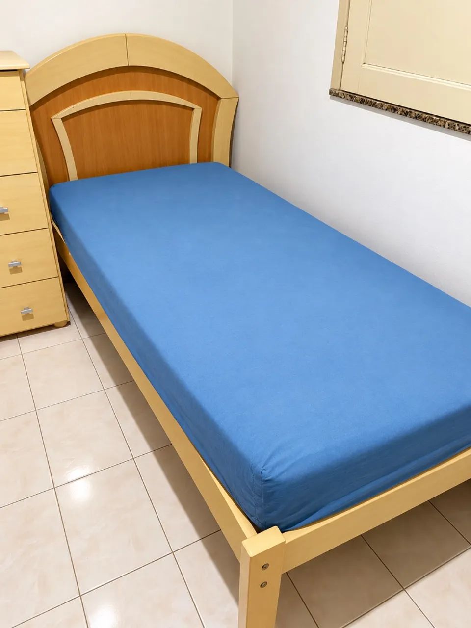 Cama de solteiro madeira maciça com colchão
