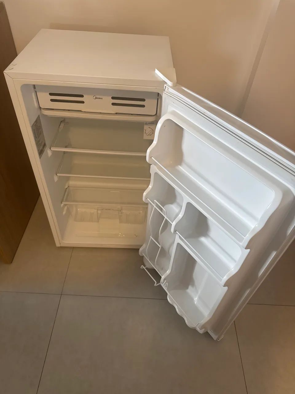 Frigobar Midea 93L - Foto 2