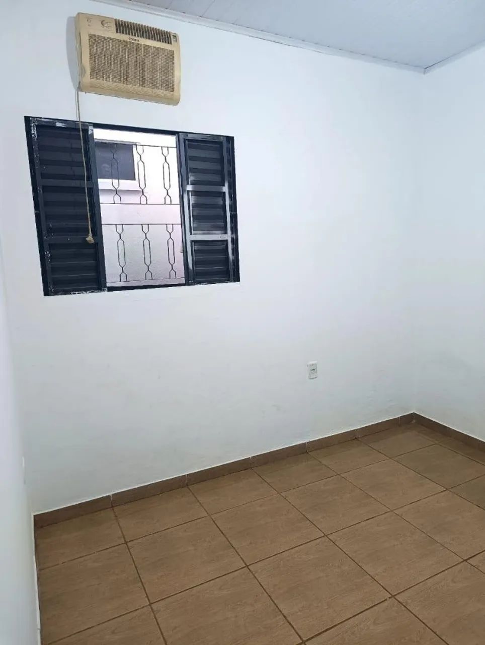 Vendo casa com 4 quartos e ( energia solar) - Foto 3