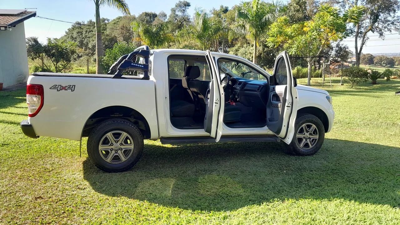 Vendo Ranger  Automática XLS 2.2 diesel 4x4 2018  - Foto 4