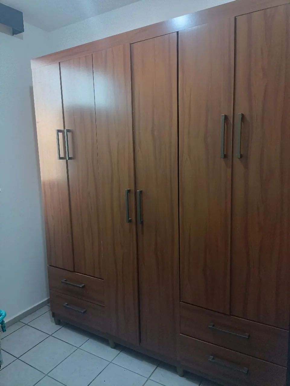 Guarda roupas 6 portas