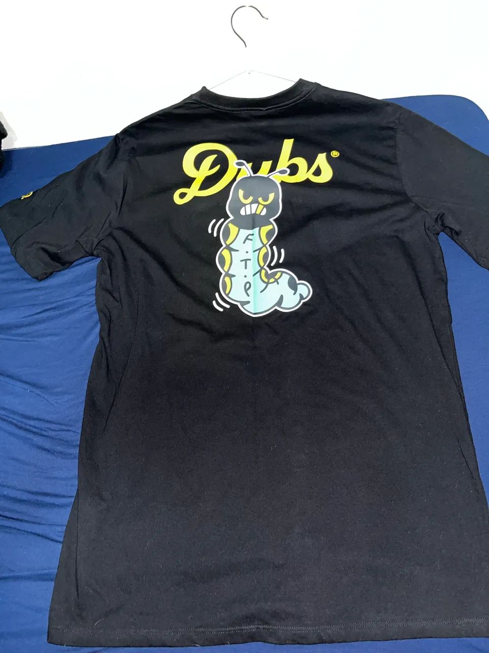 Camisa dubs M estampara atrás 