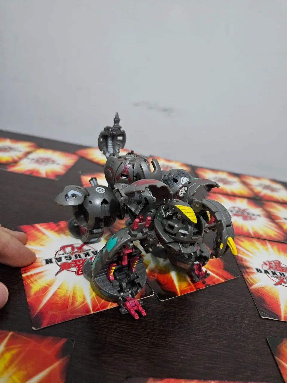 Bakugan maxus helios completo com caixa - Foto 4