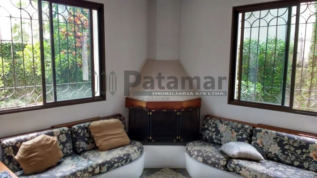 Casa à Venda com 3 quartos e Área para Lazer