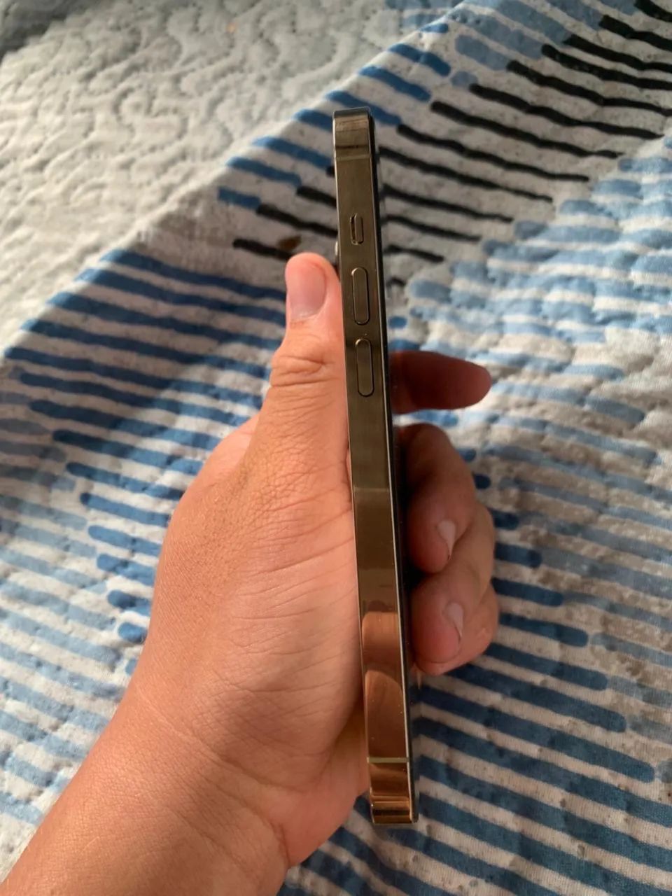 iPhone 14 Pro dourado  - Foto 4