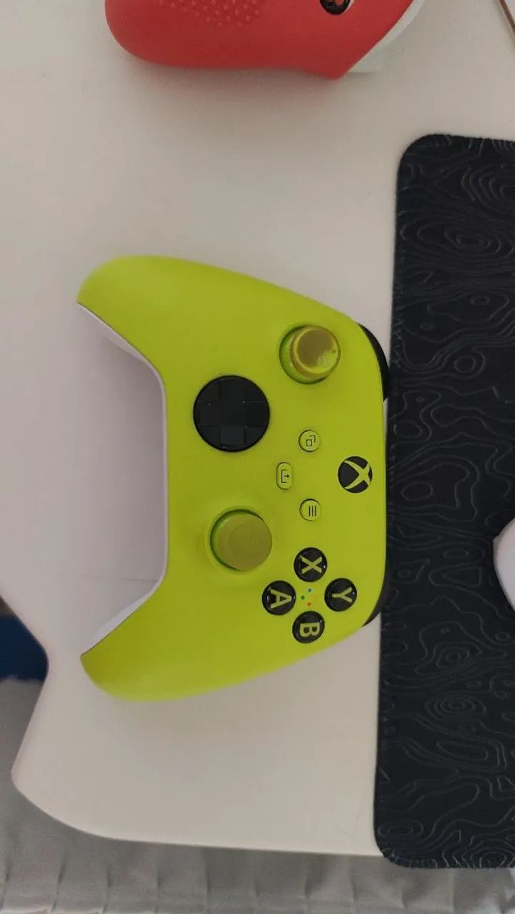 Xbox series S semi-novo com 2 controles e vários jogos - Foto 4