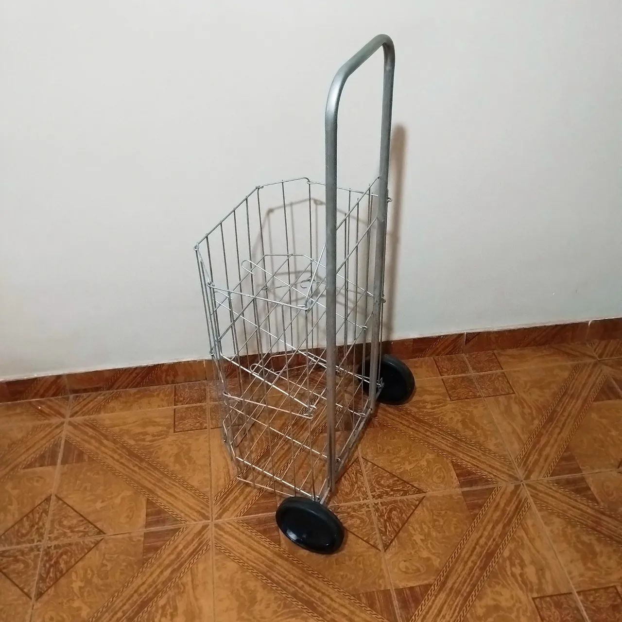 Carrinho de feira aramado - Foto 2