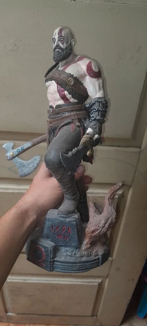 VENDO KRATOS E ARQUILES EM 3D - Foto 2