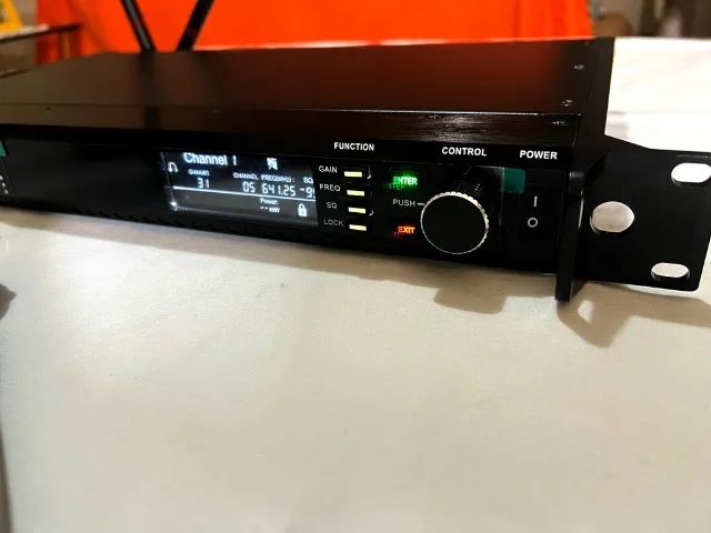 2 Microfones Sem Fio Shure Beta 58 Receptor AD4D Axient - Foto 4